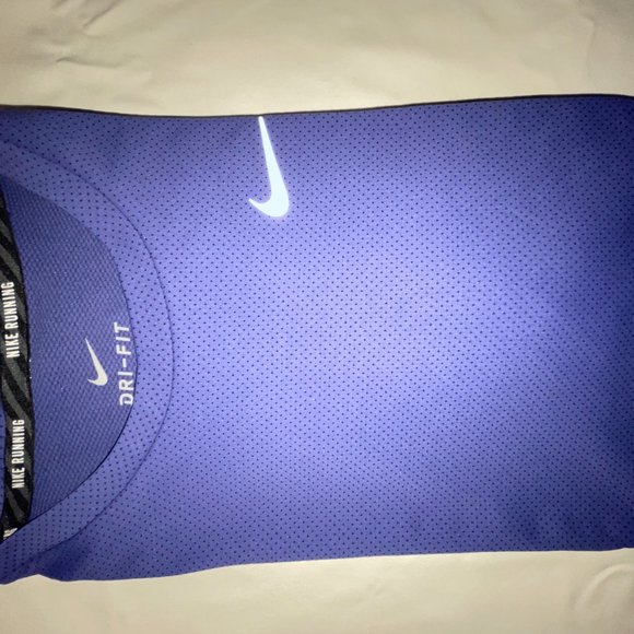 Nike Dri-FIT Men's Long-Sleeve Training T-Shirt (Curved Hem) - Picture 2 of 7
